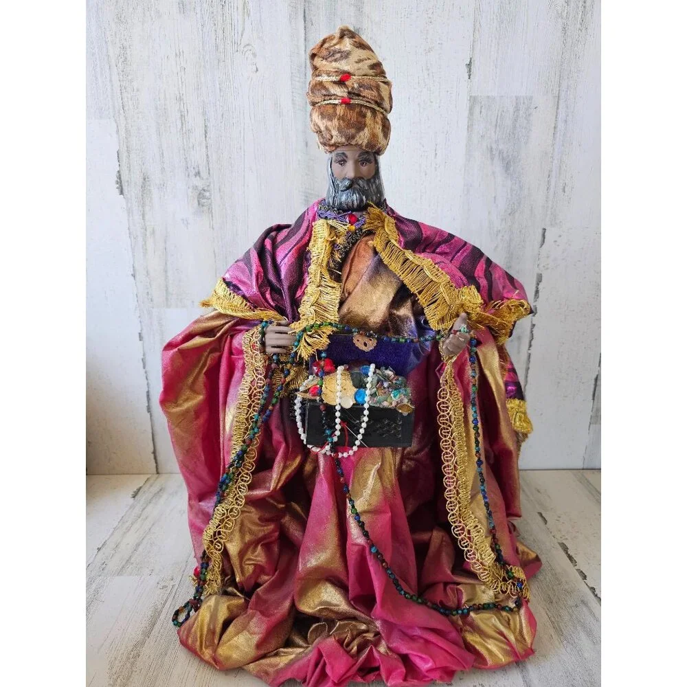 Vintage xmas dreams Crafter dreams paper mache Wiseman Nativity myrrh centerpiec